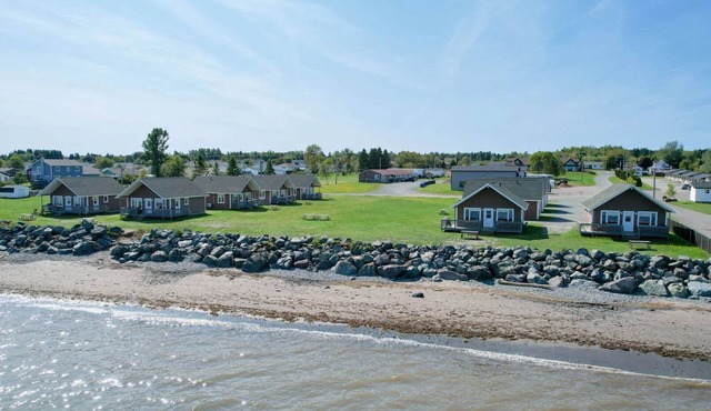 Motel & Chalets l'Acadien sur mer