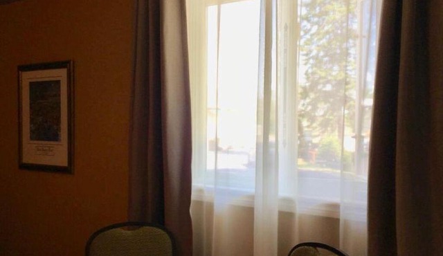 Motel Des Cascades :Standard Queen-Size Room