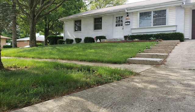 MOTELS ARE GROSSnBEAUTIFUL RANCH STYLEnApprox 145 NightlynnDISCOUNTS AVAILABLE n