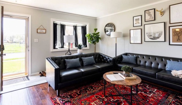 Motown Chic + Movie Lounge >15 min to Detroit