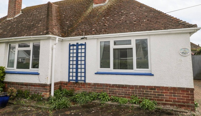 MOUETTE, pet friendly, country holiday cottage in Peacehaven