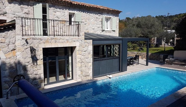 Mougins Mas lumineux vue sur le village