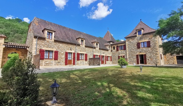 Moulin 8 pers. calm and relaxation assured.