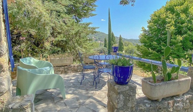 Moulin de caractère avec piscine