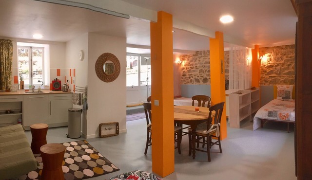 Moulin de la Fayolle, Chambre d'Amis: dortoir 8 couchages avec kitchenette.