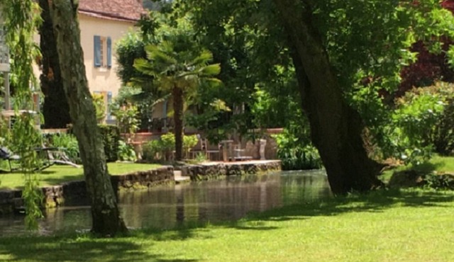 "Moulin des Charmes" in a park of 1ha crossed by the river