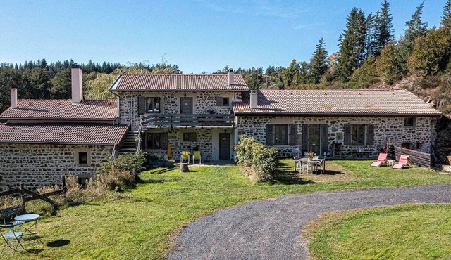 Moulin des Comtes, 4-person gîte in the heart of the Ance valley.
