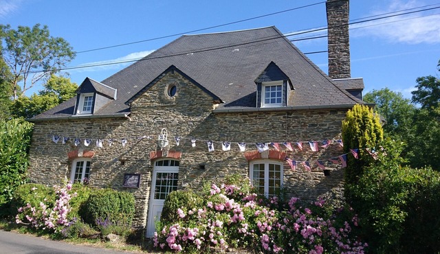 MOULIN DES RONDELLES. A 7-bedroom Historical Moulin in charming Cerisy-la-Forêt,
