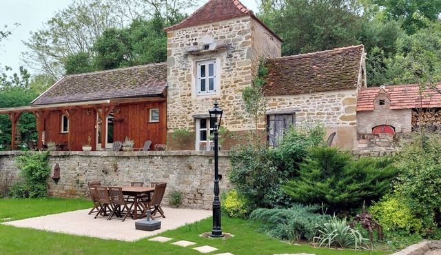 Moulin Fouché | The Pigeon Tower | Cozy gite with large terrace near a nice lake
