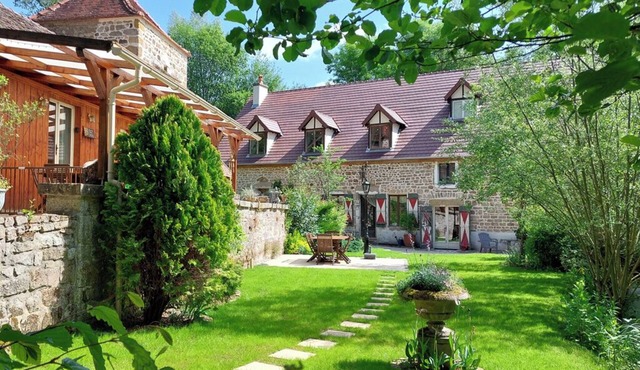 Moulin Fouché | The Mill | Spacious gîte with three terraces near a nice lake