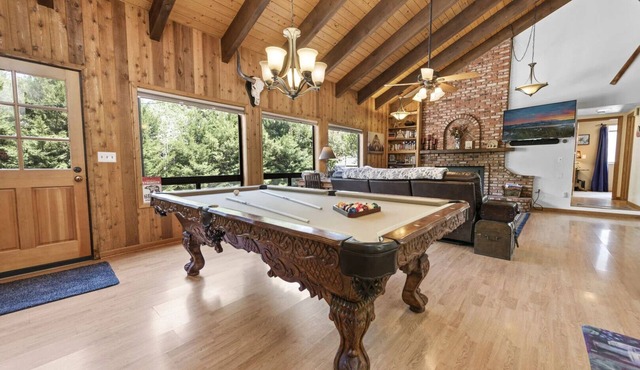 Mount Bearadise - Spacious 5 Bedrooms, Pool Table, Arcade Game, BBQ