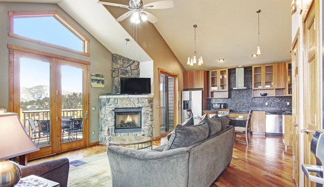 Mount Cairns 16A - 2 Br Condo with Private Hot Tub - Lake/Mountain Views!