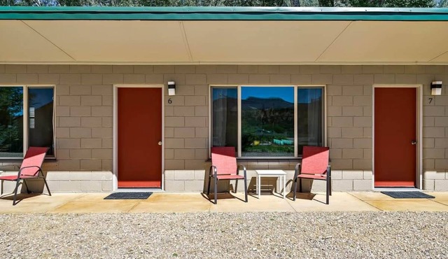 Mount Carmel Motel in Southern Utah Desert Room 6