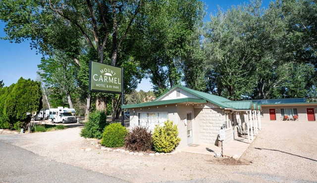 Mount Carmel Motel & RV Near Zion NP Bryce Room
