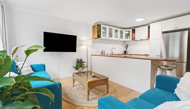 Mount Coolum views cosy escape, sleeps 4