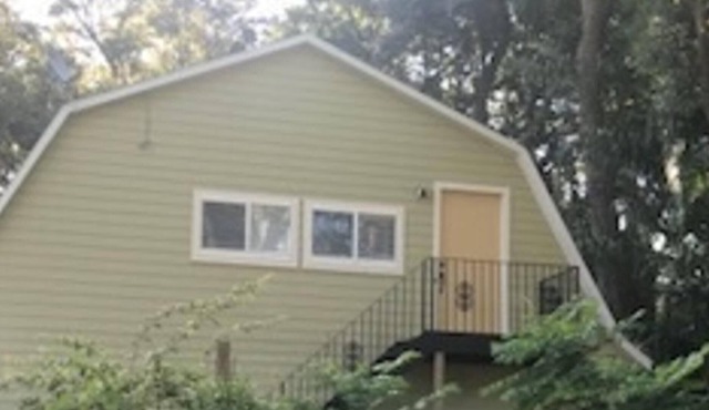 Mount Dora-Walking distance to historical downtown area, restaurants, and shops.