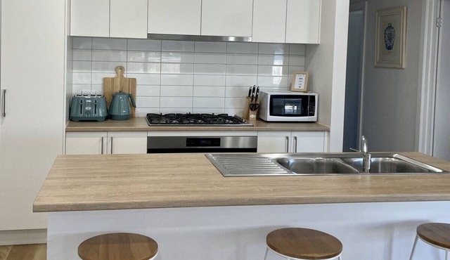 Mount Duneed - Geelong, Surf Coast & Great Ocean Road (Motion Place)