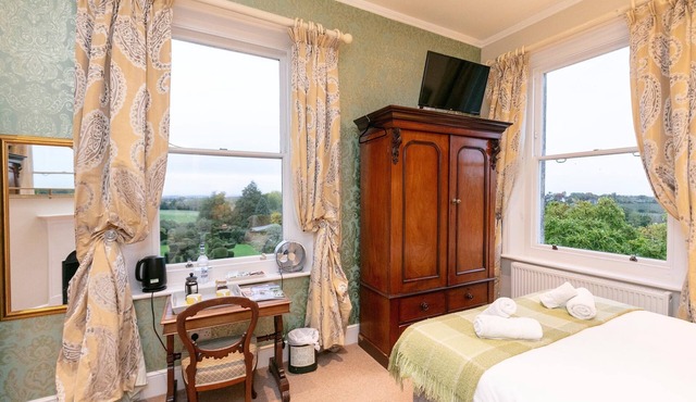 Mount Ephraim Gardens Maid Room