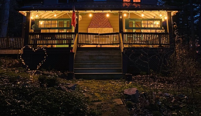 Mount Gretna House next to hiking trails