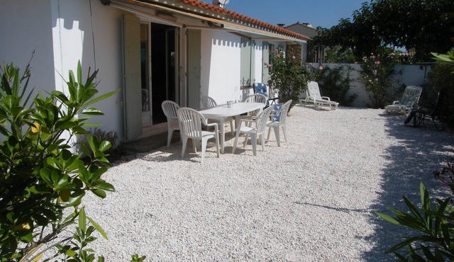 Mount it in March, quiet, between sea and mountains