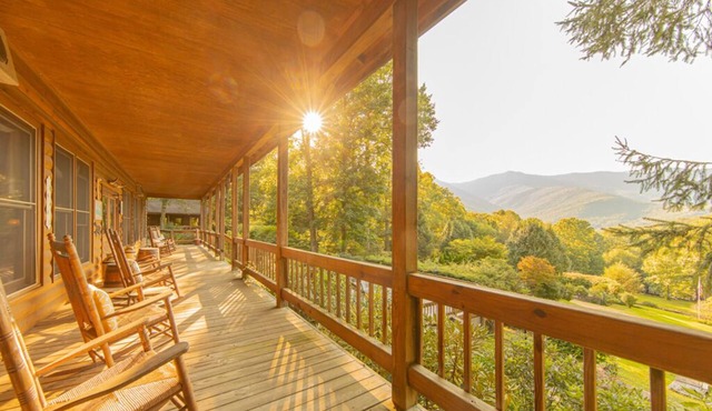 Mount Mitchell Eco Retreat - Nature-based resort in the heart of the Blue Ridge.