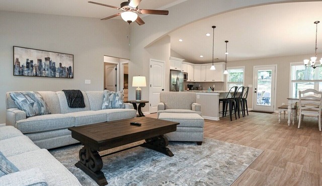 Mount Olive Cottage Close to Commerce Shopping