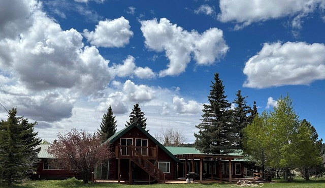 Mount Peale Country Inn and Cabins