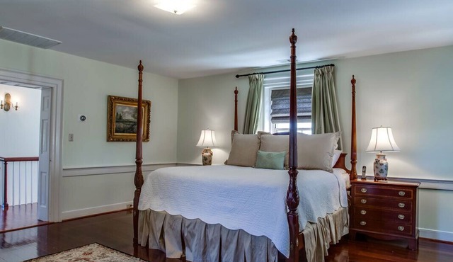 Mount Pleasant Manor with pool