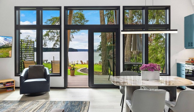 Mount Rainier View Beachfront Retreat- Modern Comfort, Peaceful + Close to Town