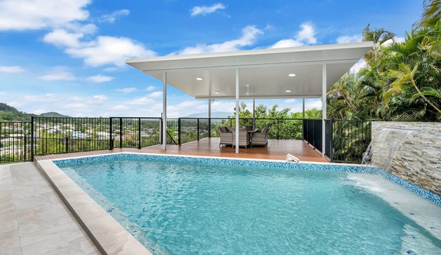 Mount Sheridan home with Breath taking views