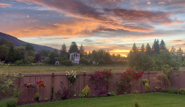 Mount Si Views Downtown North Bend