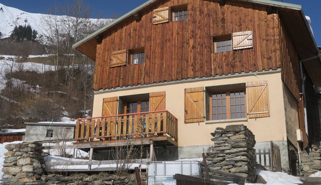 Mountain chalet in a natural environment
