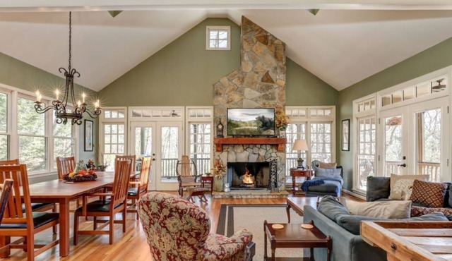 Mountain Acres Retreat - Relax in Total Seclusion!