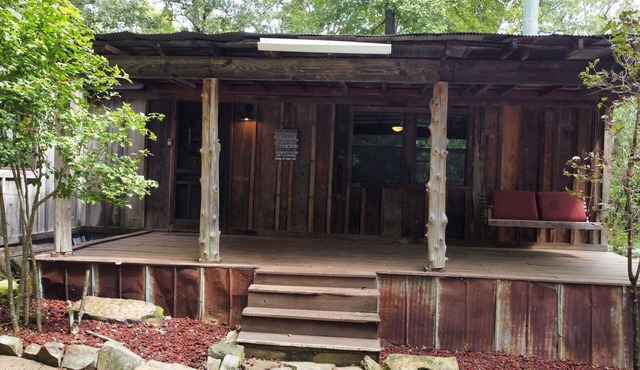 Mountain adventure cabin w/stunning views in the Ozarks.