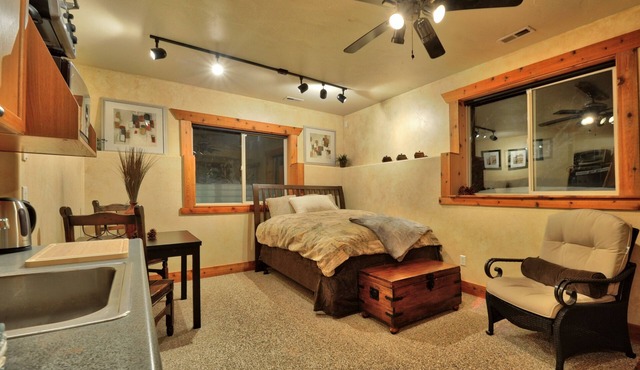 Mountain Adventure Studio Master Suite 25 min to Park City