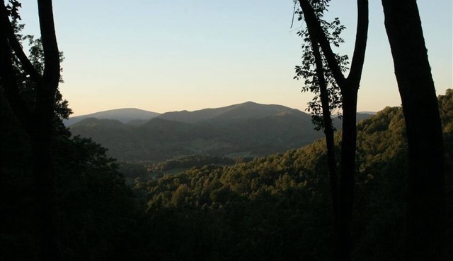 Mountain Air - A202-Pet Friendly Condo - Mtn Views - outside of Asheville