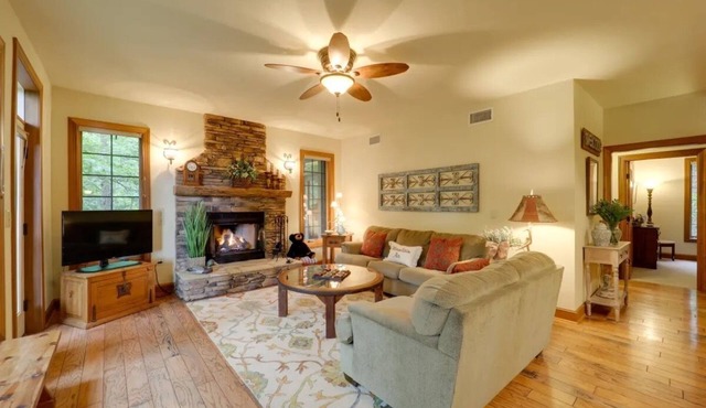 Mountain Air Country Club 2 bed/2 bath condo near Burnsville, NC