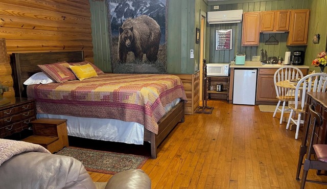 Mountain Aire Cottages, Inn, & Glamping