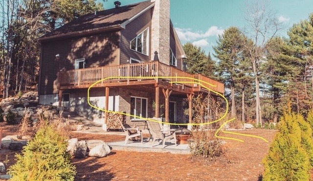 Mountain and lake view Guest Suite with Spa