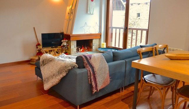 Mountain apartment with fireplace