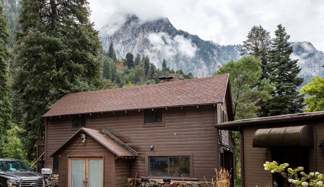 Mountain Apartment Located in BigCottonwood Canyon.