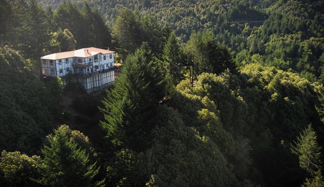 Mountain Azure Shelter Cove - A Remote Private Coastal Escape