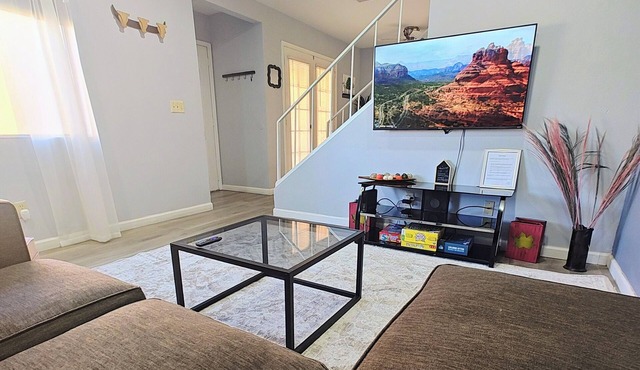 Mountain Base 2Bd Condo - near Tempe & PHX Airport