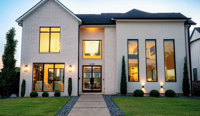 Mountain Bike Luxury Home in Downtown Bentonville