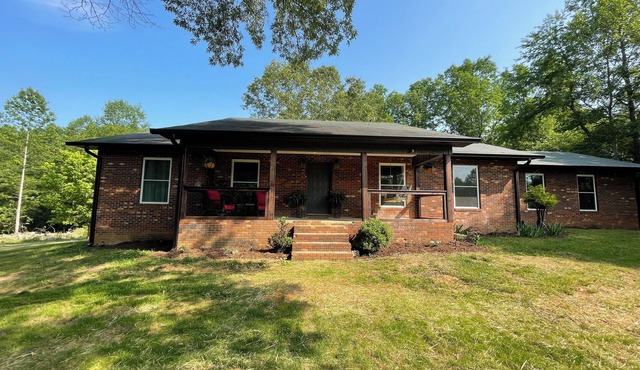 Mountain Bliss oasis - 40 acres on W. Kerr Scott Lake - just outside Wilkesboro
