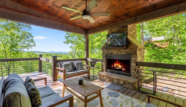 Mountain Breeze, an exquisite home with stunning mountain views is conveniently