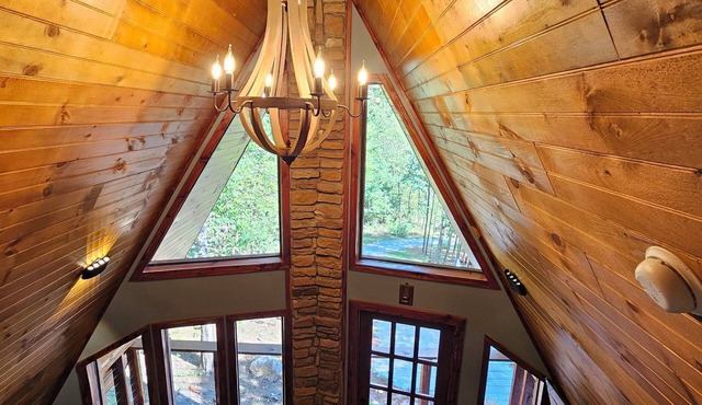 Mountain Breeze Chalet is custom built in the heart of the Smoky Mountains.