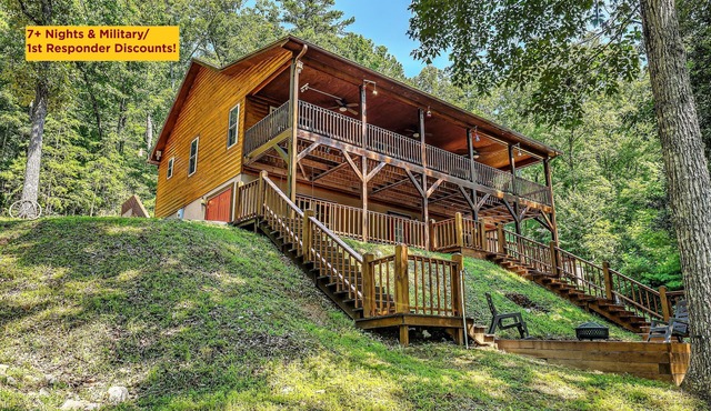 Mountain Cabin - 3 BR w/Pool Table, Air Hockey & WiFi! Near Town! Discounts!