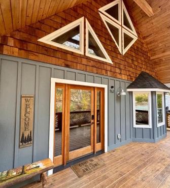 Mountain Cabin & Creek-Front Nature Retreat NC