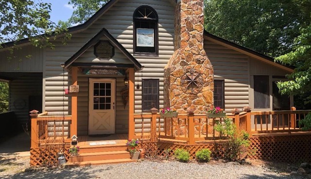 Mountain Cabin & Furnished Treehouse w/Murphy bed in My Mountain, Blue Ridge Ga.